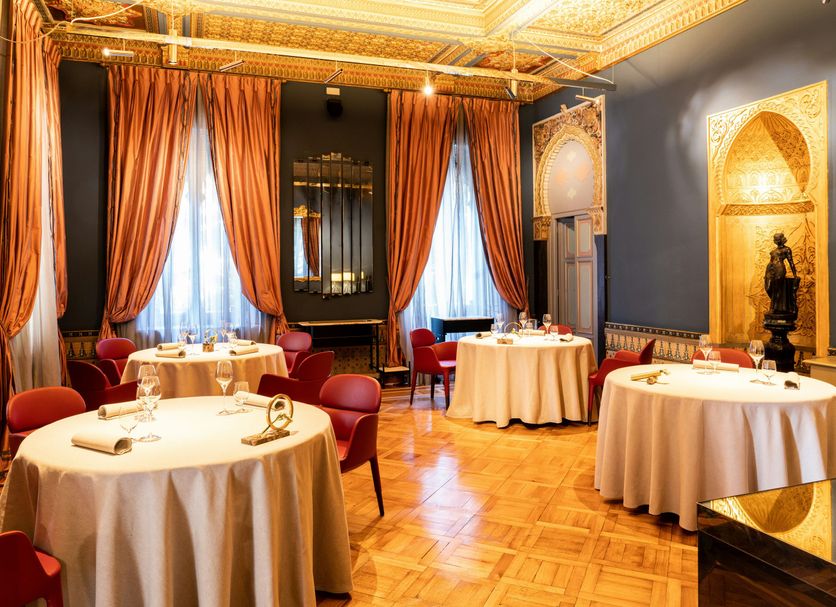 Restaurant Photo