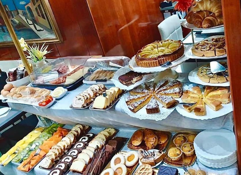 Buffet Photo