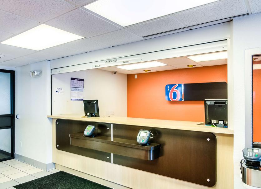Front desk Photo