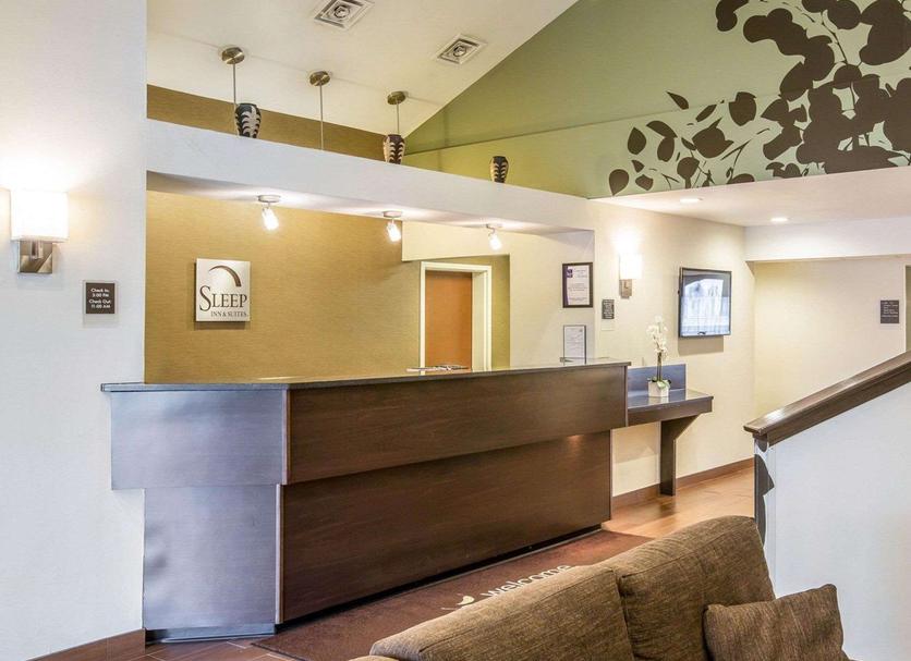 Front desk Photo