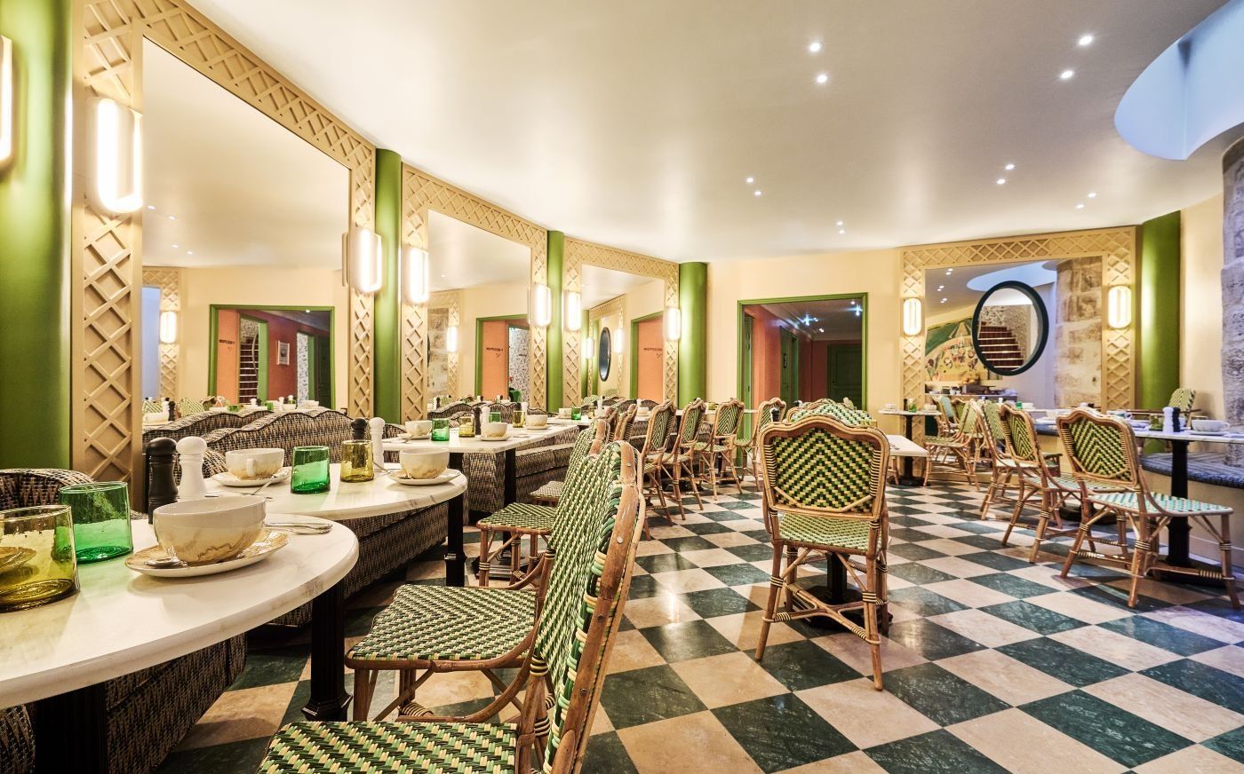 Restaurant Photo