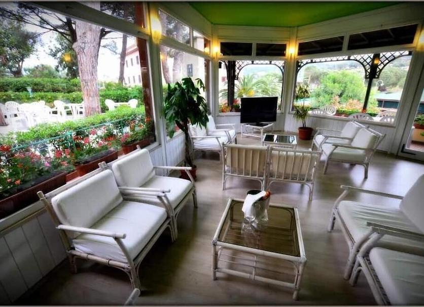 Lounge Photo