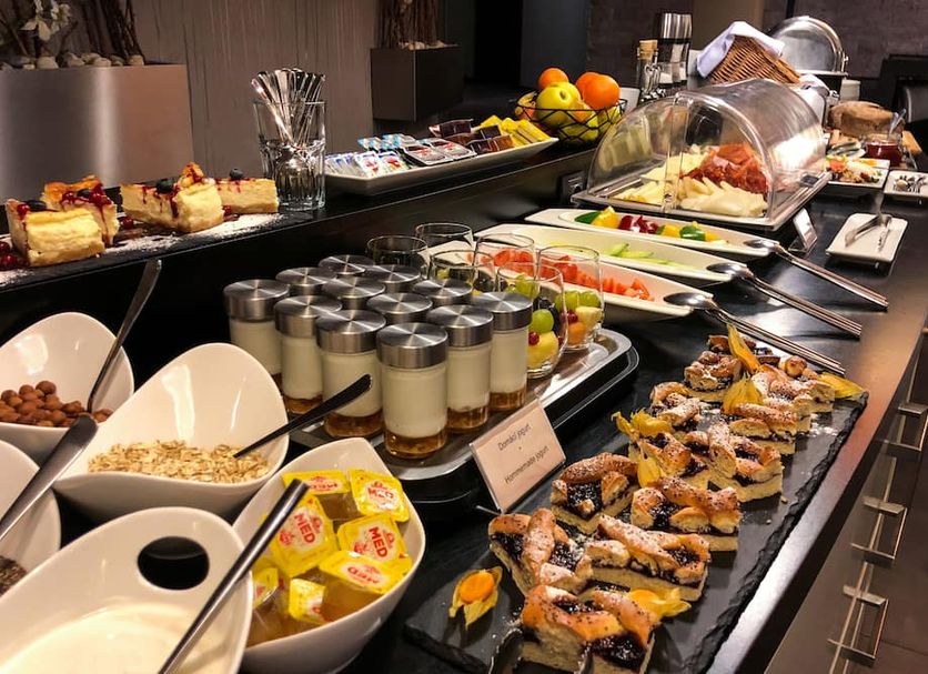 Buffet Photo