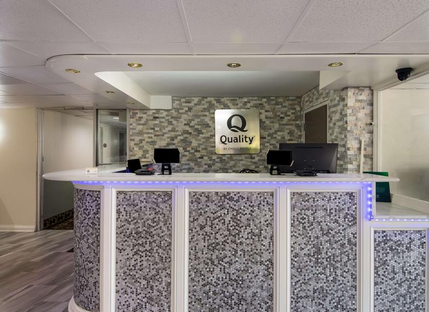 Front desk Photo