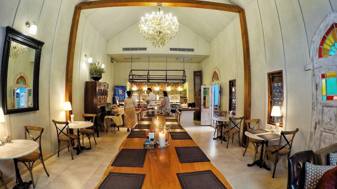 Tharaburi Resort