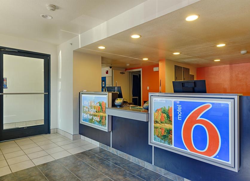 Front desk Photo