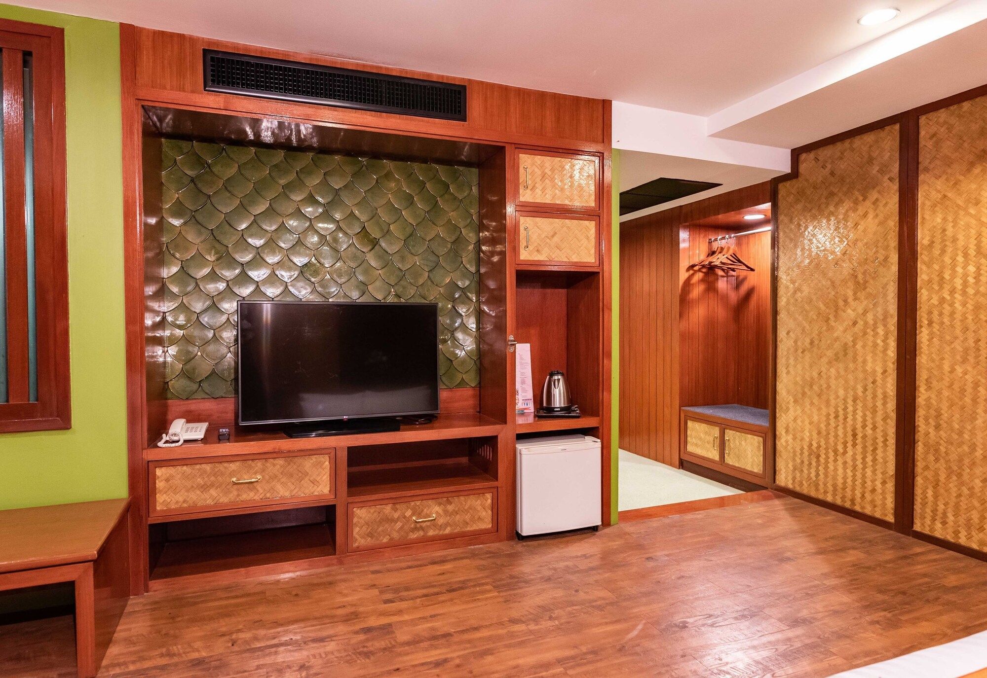 Room amenity