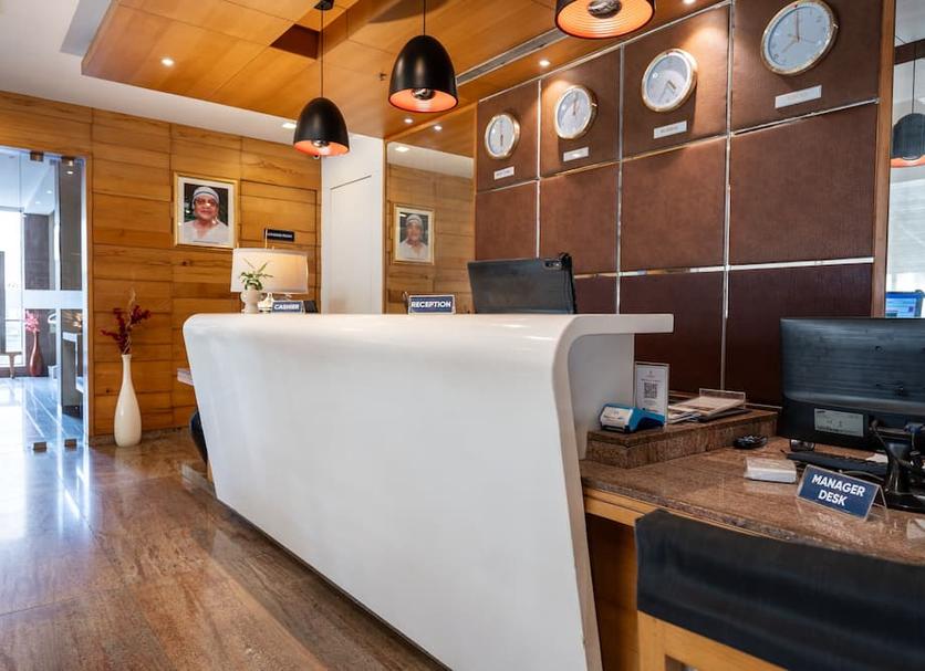 Front desk Photo