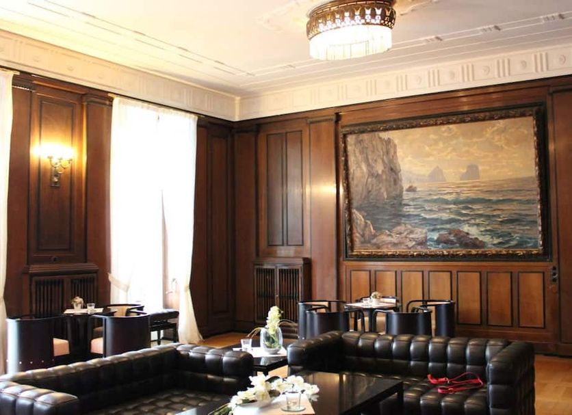 Lounge Photo