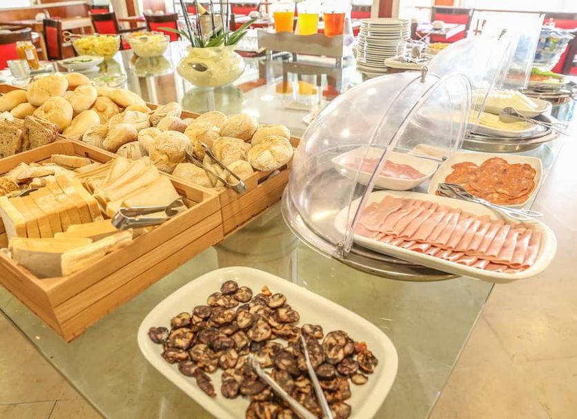 Buffet Photo