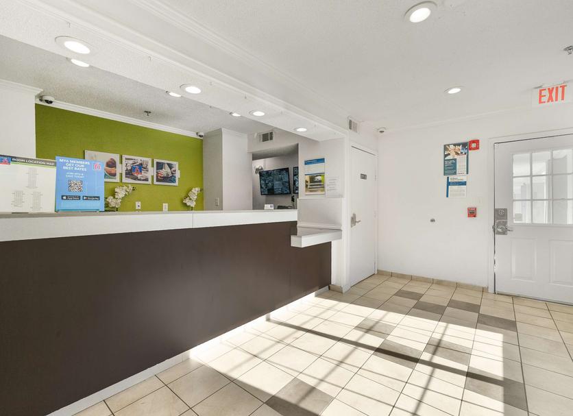 Front desk Photo