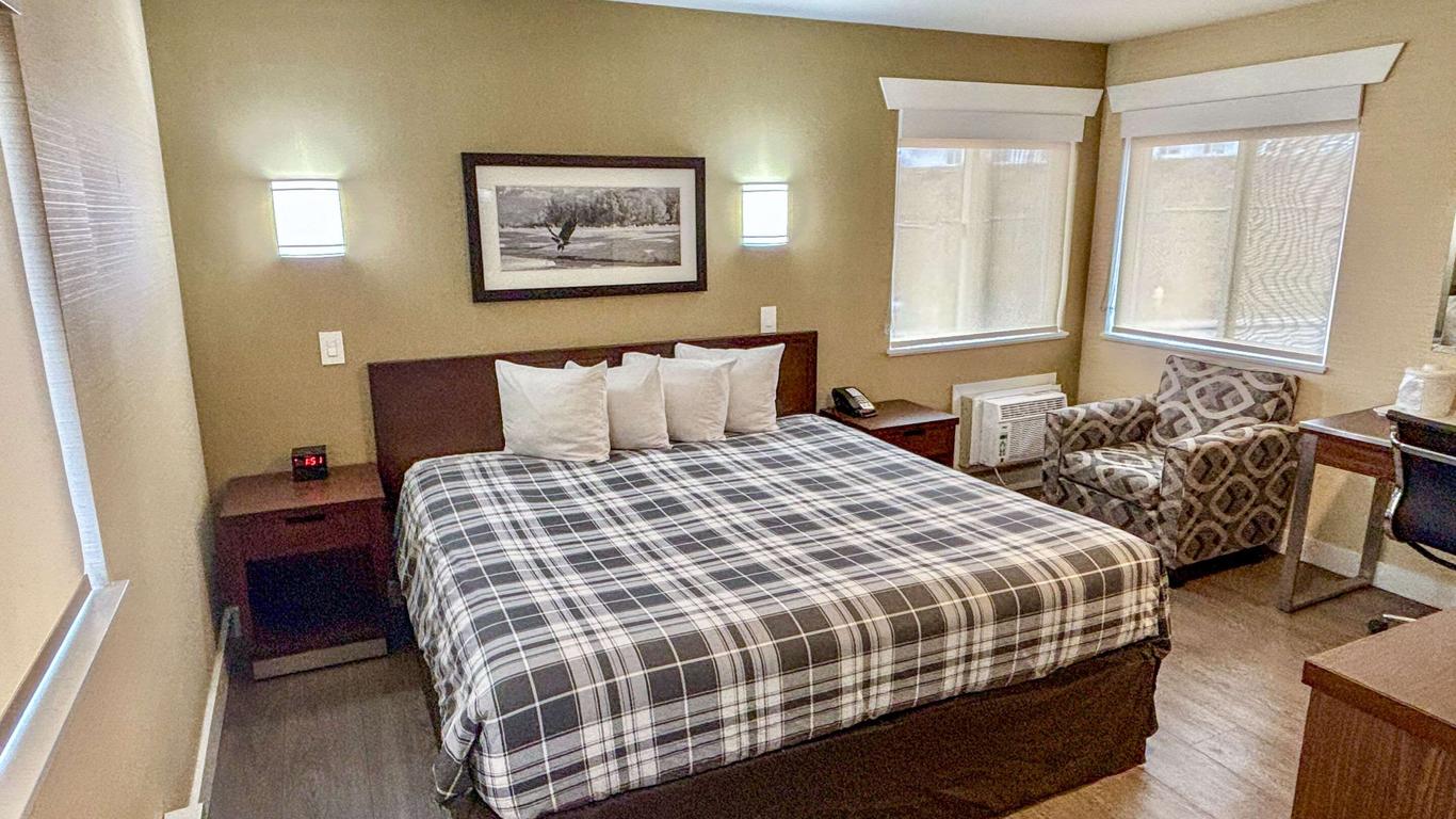 Rodeway Inn & Suites
