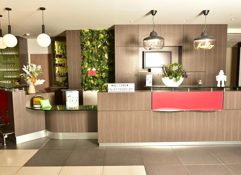 Front desk Photo