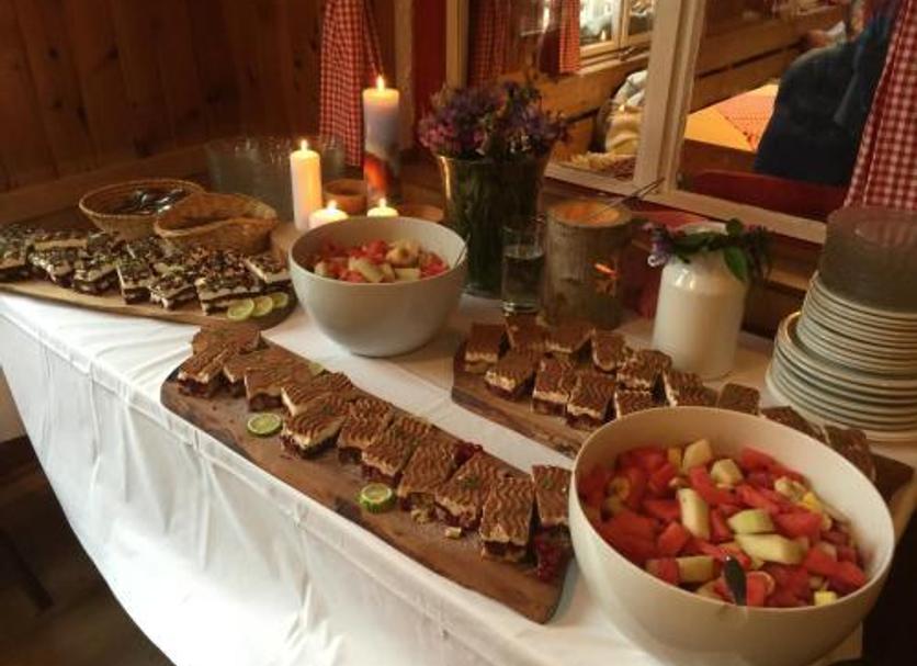 Buffet Photo