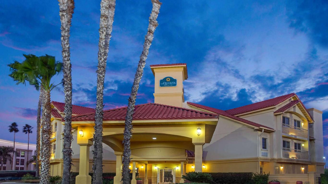 La Quinta Inn & Suites by Wyndham Tucson Airport