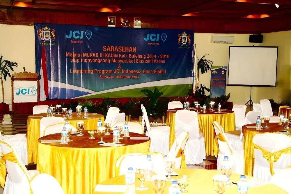 Banquet hall