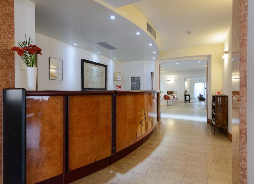 Front desk Photo