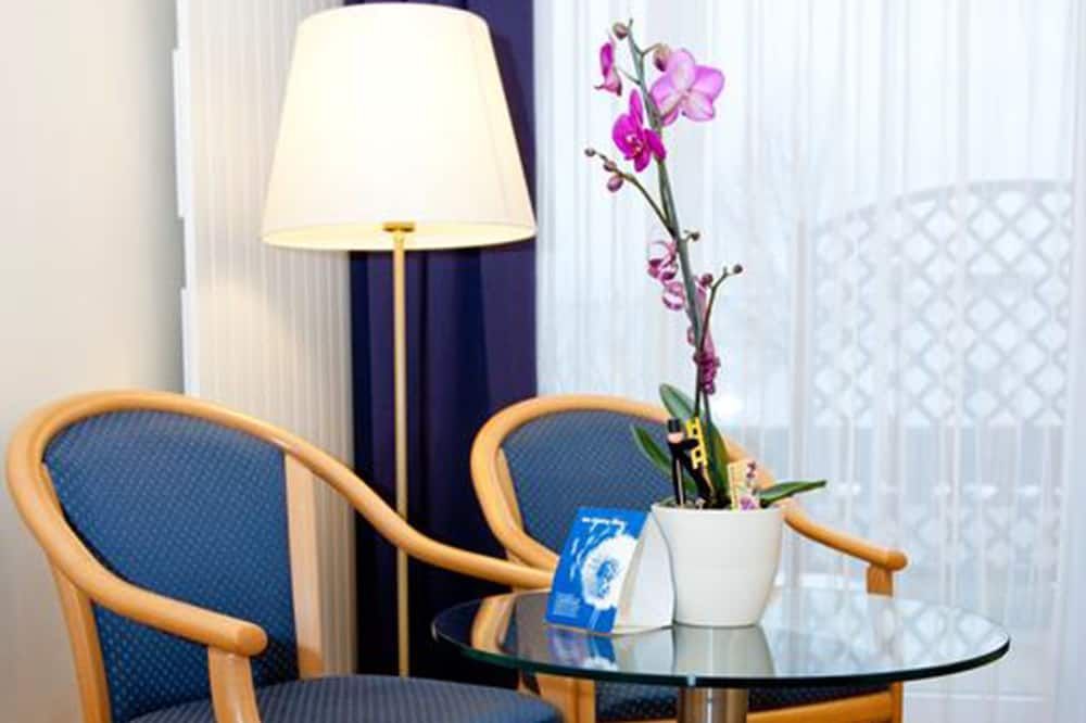 Room amenity