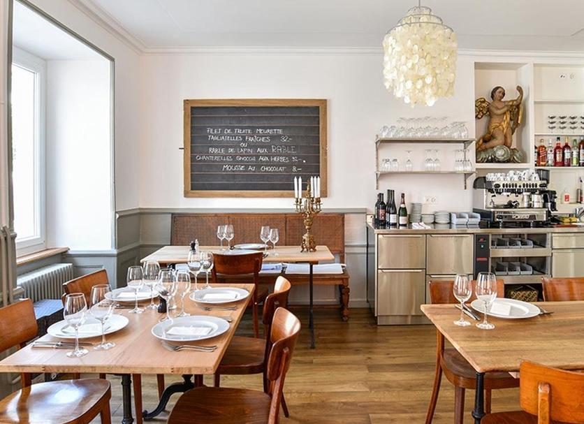Restaurant Photo