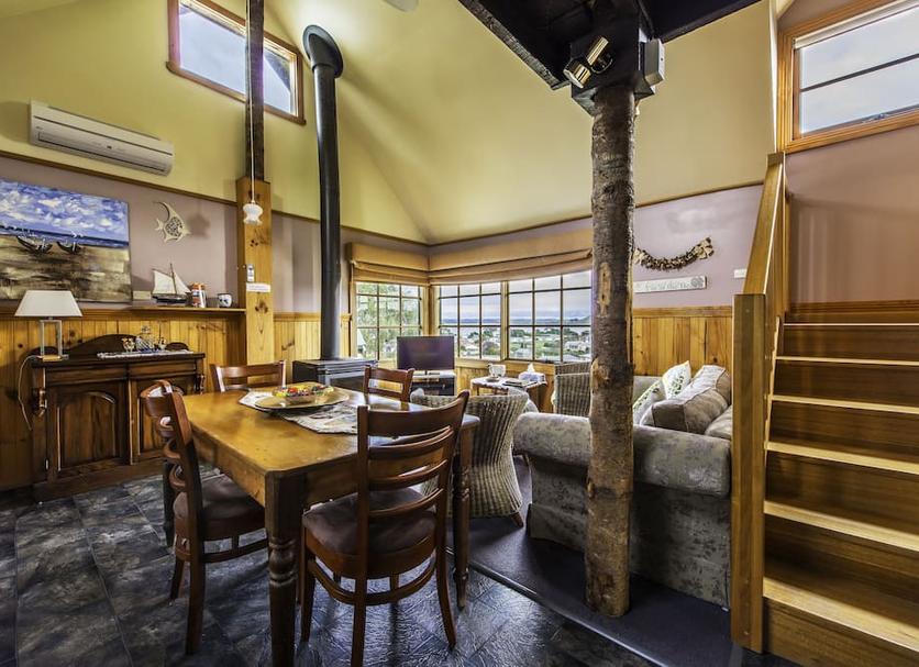 Dining room Photo