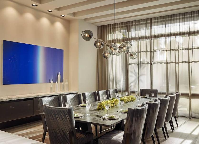 Dining room Photo