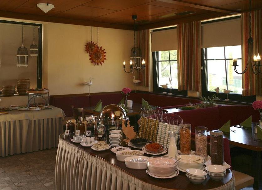 Buffet Photo