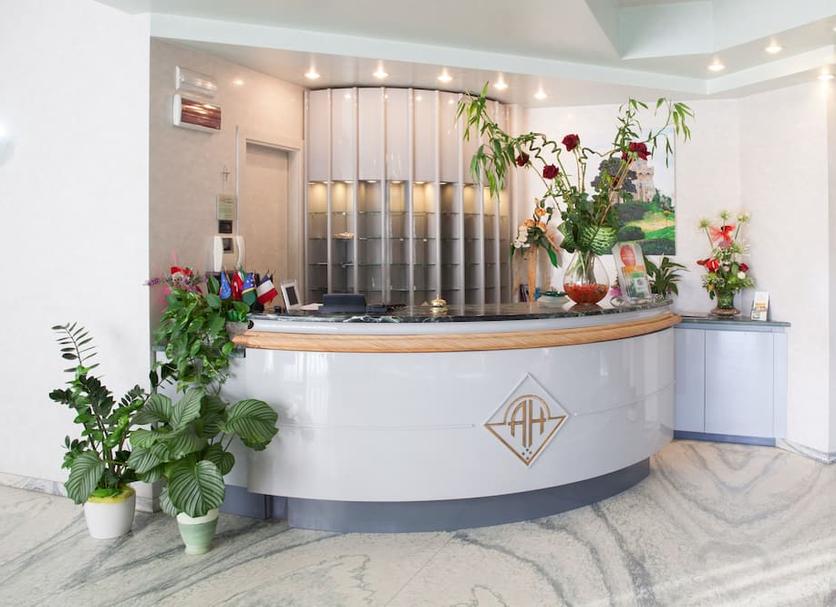 Front desk Photo