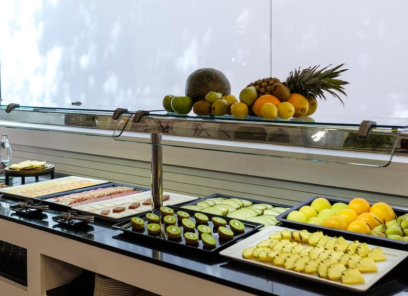 Buffet Photo