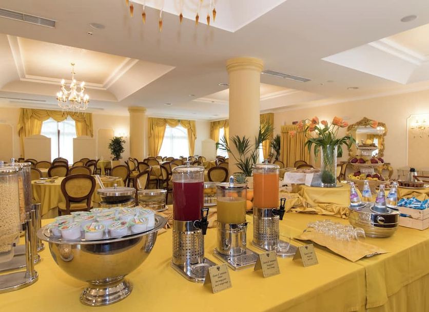 Banquet hall Photo