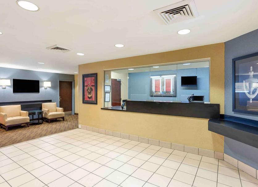 Front desk Photo