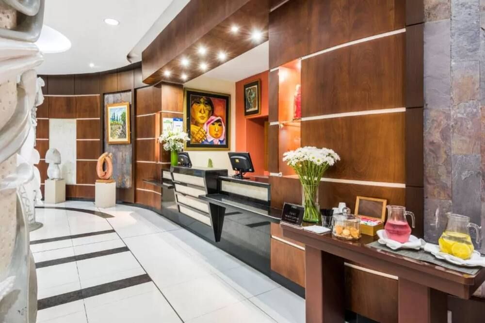 Front desk Photo