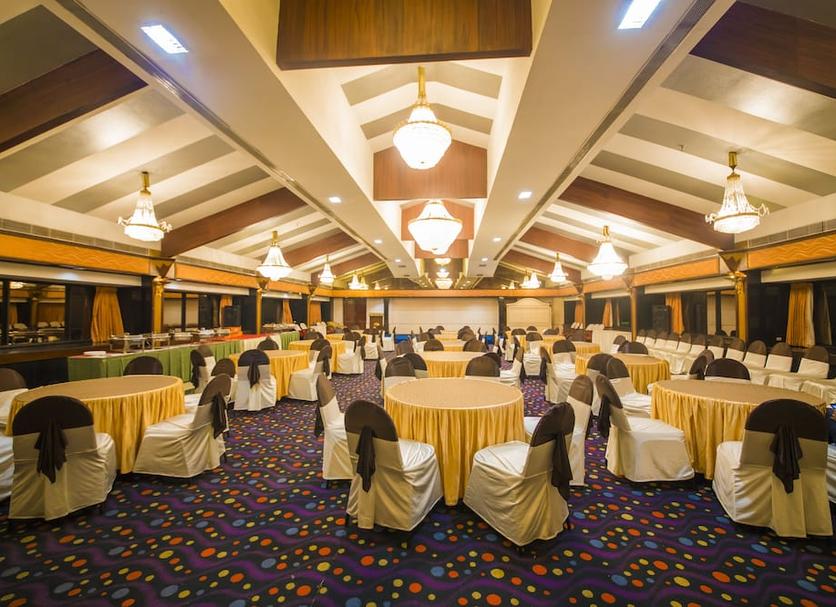 Banquet hall Photo