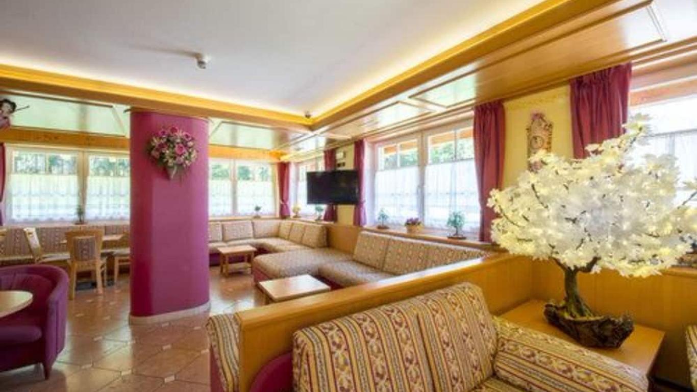 Hotel Villa Rosella Park & Wellness