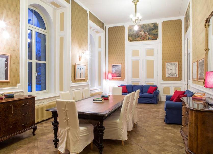 Dining room Photo