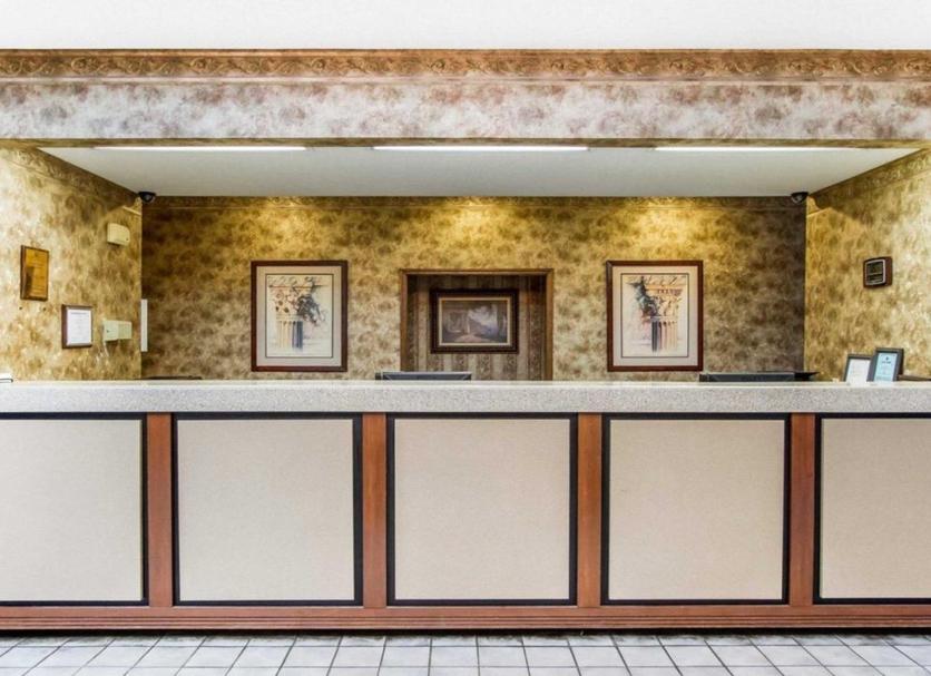 Front desk Photo