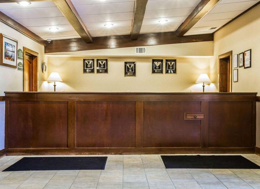 Front desk Photo