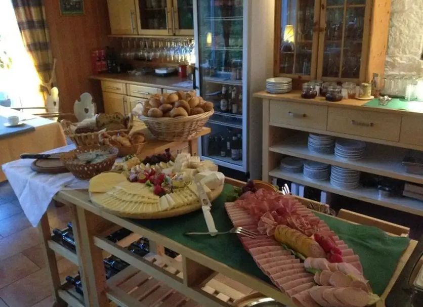 Buffet Photo