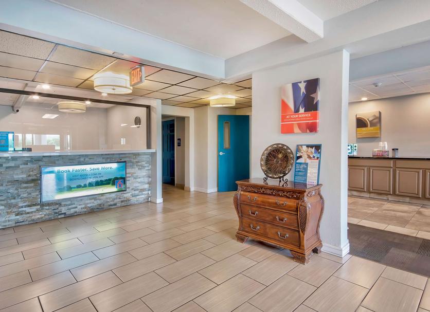 Front desk Photo