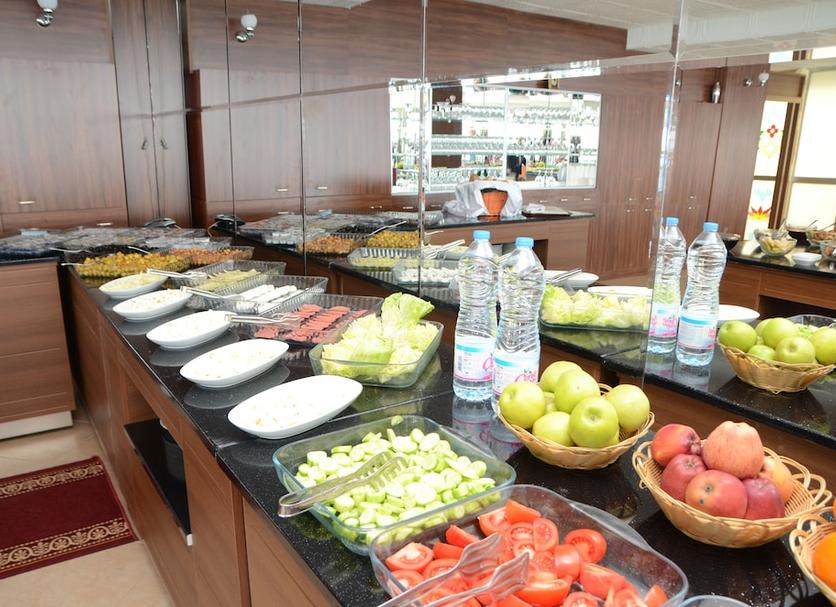 Buffet Photo