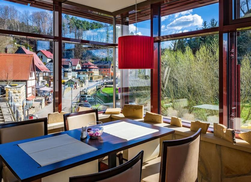 Dining room Photo
