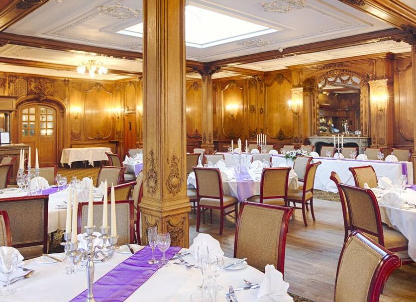 Restaurant Photo