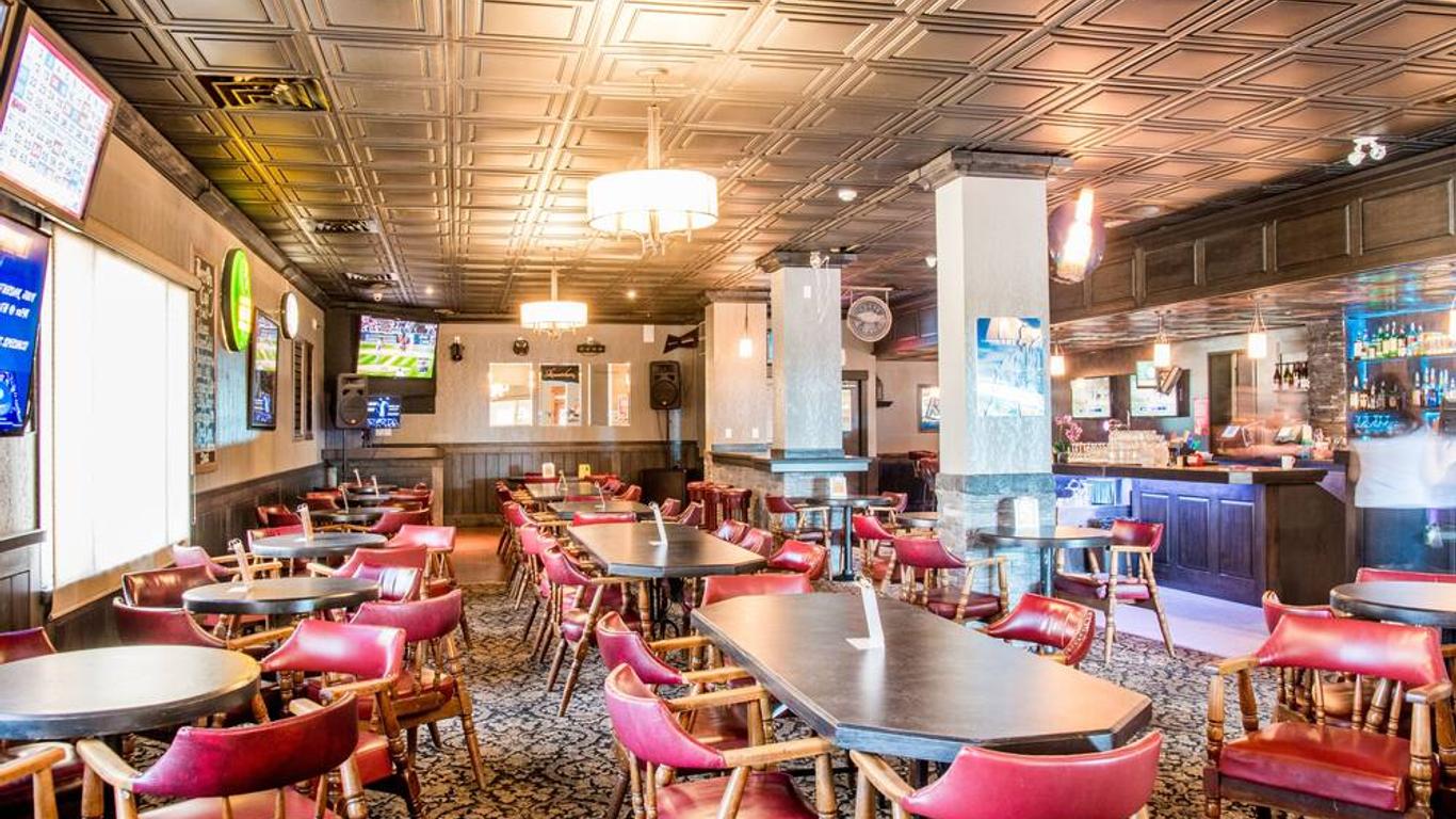 Creston Hotel & Suites
