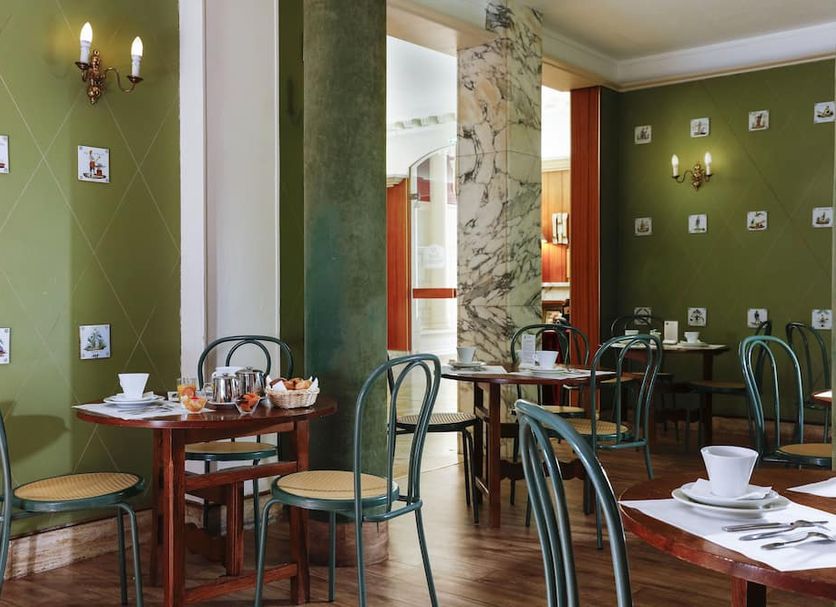 Restaurant Photo