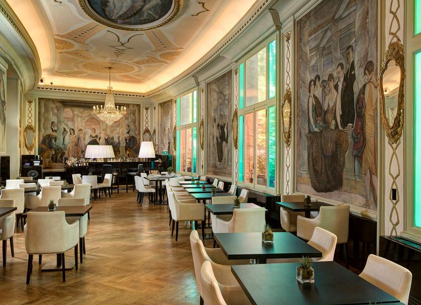 Restaurant Photo