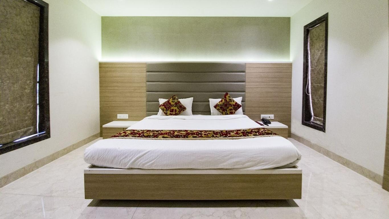 Hotel Grand Parivaar