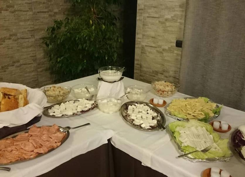Buffet Photo