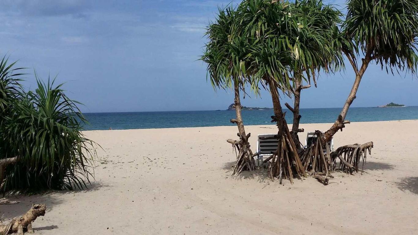 Nagenahira Beach Villa
