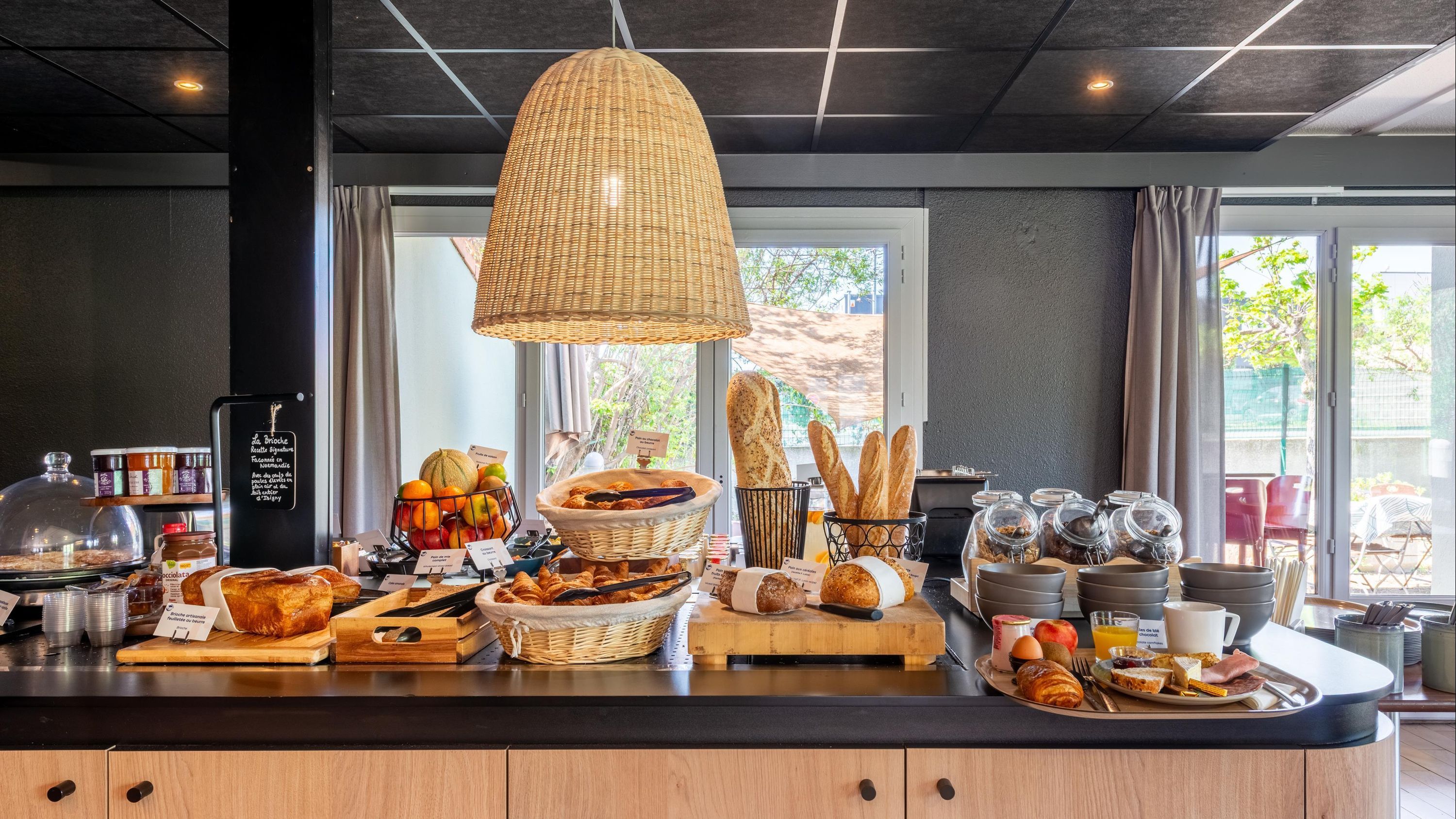 Dining room Photo