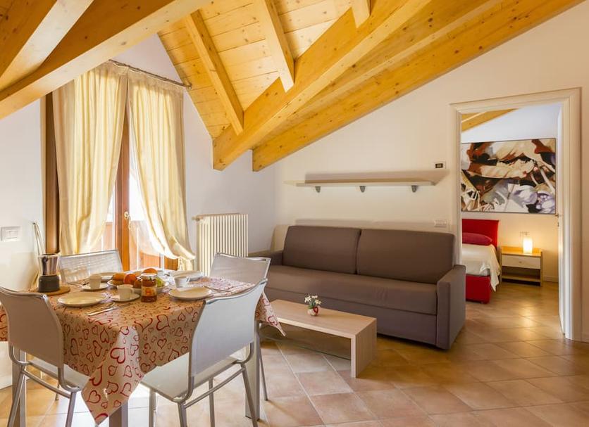 Dining room Photo