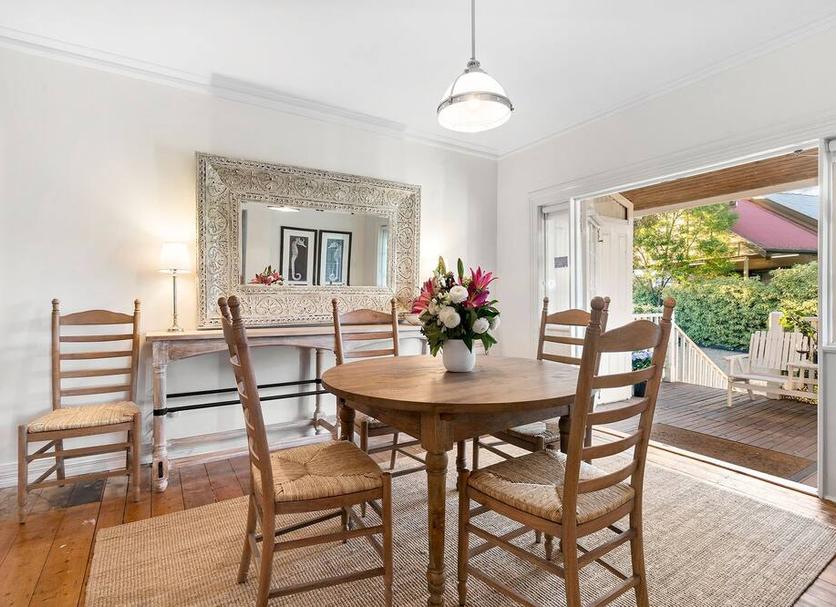 Dining room Photo